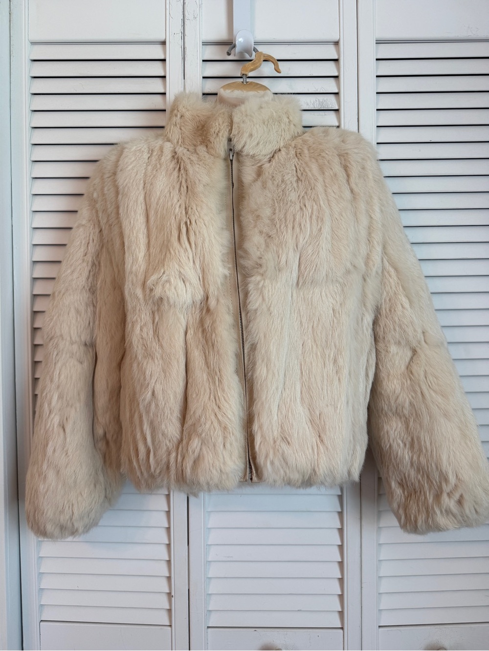 VTG Women’s Real Rabbit Fur Bomber Jacket Medium Off White Full Zip Mobwife Chic